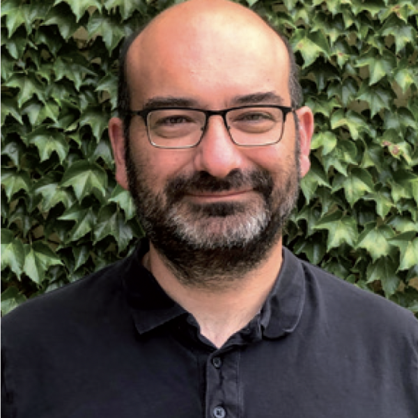 Professional photo of Lluís Brotons